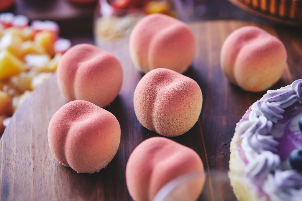 今が旬の「桃スイーツ」おすすめ7選！桃をまるごと使ったパフェやパンケーキも 大阪じゃらんニュース