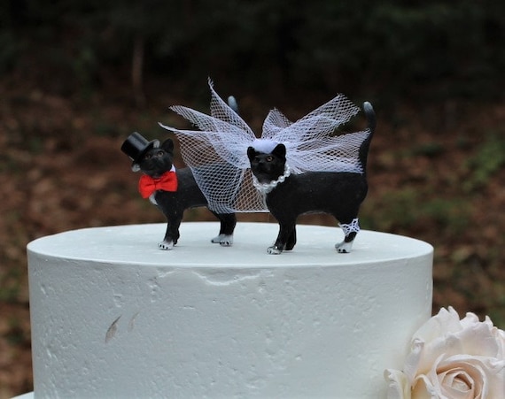 ウェディングケーキトッパー 猫2匹 新郎新婦
