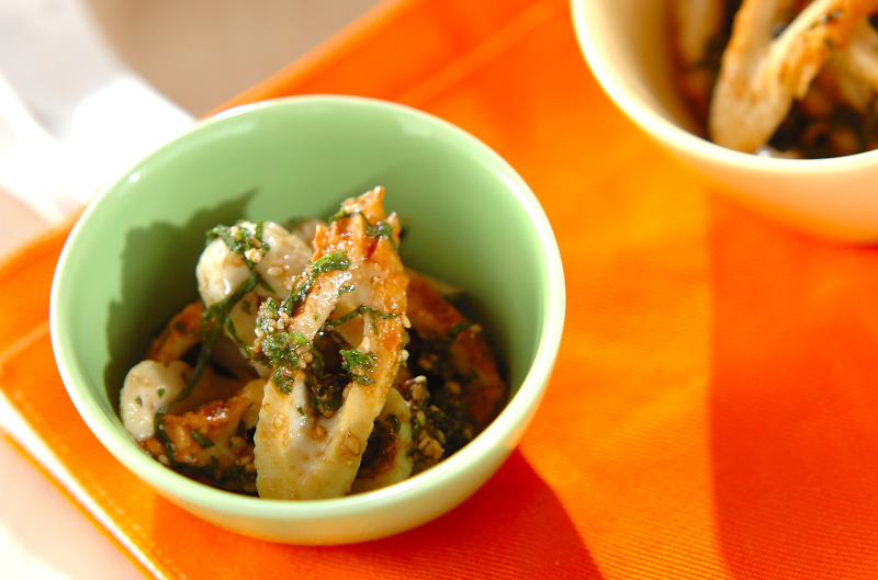 作ってみたい😆」と思った方は、ぜひ👍で教えてください！ 🍅さっぱり爽やか！ トマトと大葉の冷製パスタ暑い日にさっぱり食べられる、簡単ランチにもおすすめです😊 🍅トマトのジューシーさと大葉の香りが絶妙！ 🍝レンジで茹でたパスタを冷水でしめるだけ🥢麺つゆ