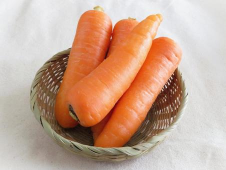 ちりめん細工 野菜の籠盛り かぼちゃ・人参・赤だいこん・椎茸・さやえんどう - メルカリ