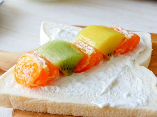 萌え断フルーツサンドの作り方：並べ方ひとつで変わる！断面美の秘訣