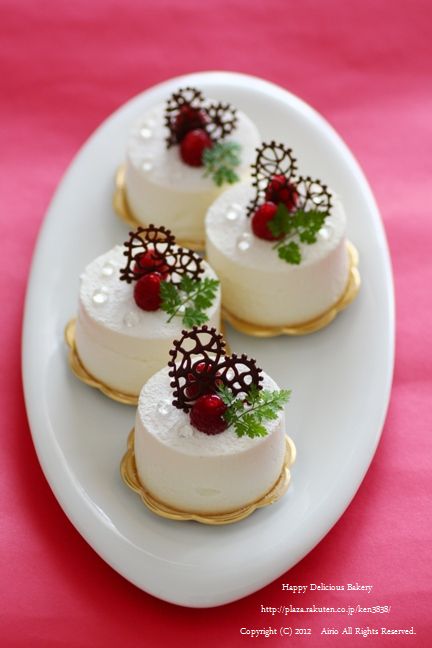 いちごのレアチーズケーキの作り方☆ひなまつりに♡断面も可愛いイチゴのチーズケーキのレシピ混ぜて冷やすだけ・簡単!苺スイーツ