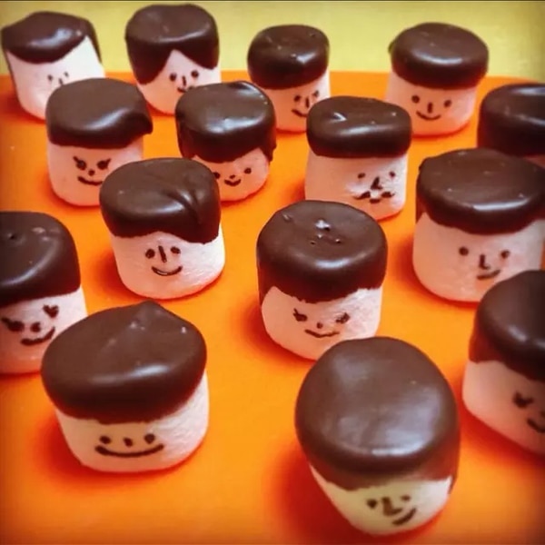 バレンタインレシピ♡ ミニチョコパイで可愛いケーキポップの作り方 オーブンなしで子供でも簡単おしゃれに大量生産可♪友チョコにも本命チョコにも♪雪見日和