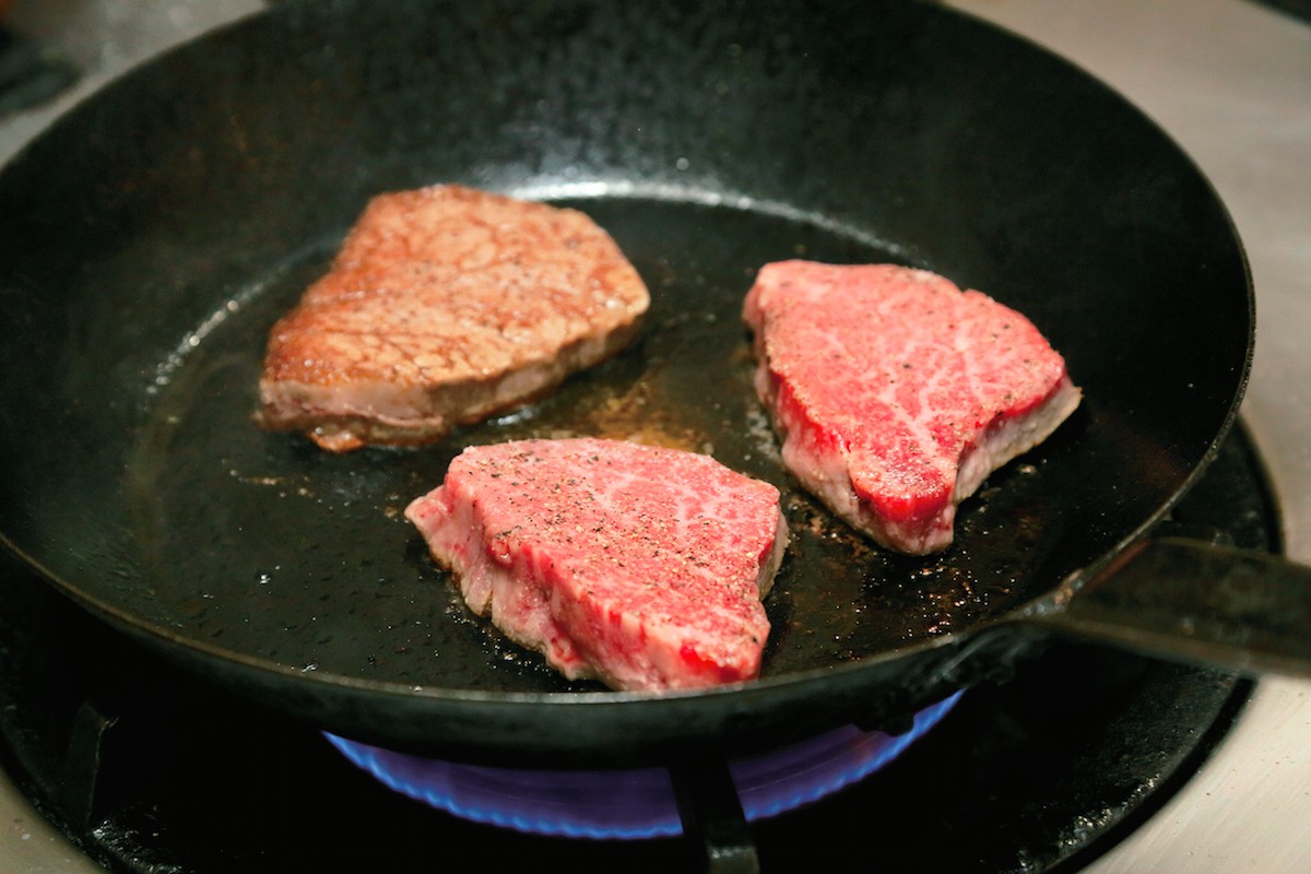 牛ヒレ肉のステーキ 赤ワインソース子育て応援サイト CHEER!days