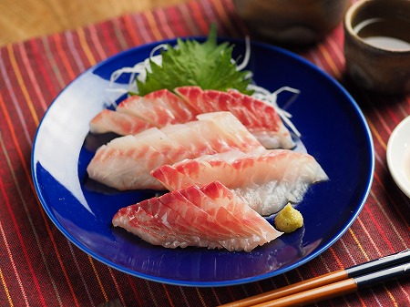 メジナ 目近魚 の特徴・生態、食べ方や旬、料理を徹底解説！とともん totomon