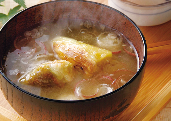 なすとそうめんのみそ汁