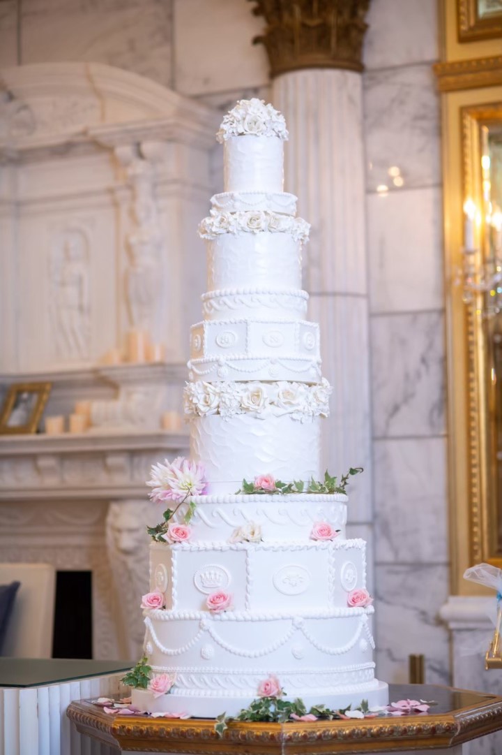 ウェディングケーキの選び方は？種類・オーダー方法を解説ブライダルジャーナル公式 結婚指輪・婚約指輪の4℃ ヨンドシー BRIDAL -ブライダルリング専門店