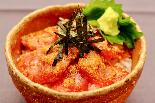 ねっとり濃厚！ マグロの一晩漬け丼