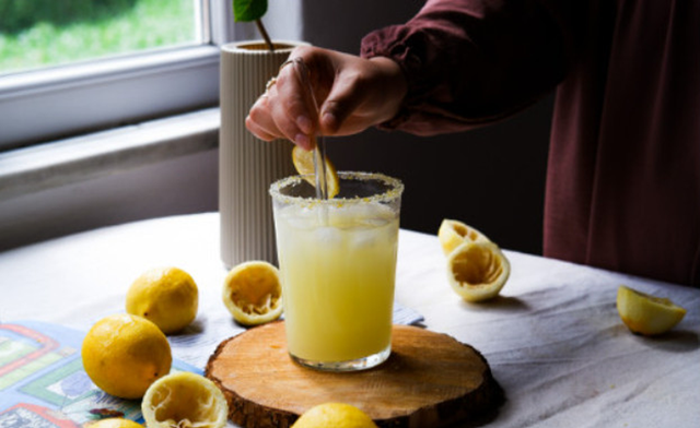 ダイエット＆美肌に、朝1杯の「レモン白湯」がおすすめな理由ROOMIE ルーミー