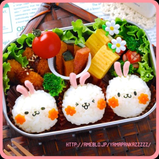 キャラおにぎりの詰め方の工夫～うさぎちゃんおにぎり弁当～