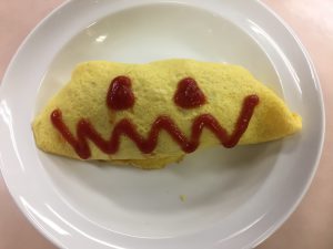 再現度高すぎ！」「完全一致」 オムライスに『１２万いいね』のワケ – grapeグレイプ