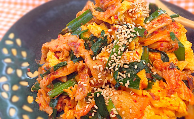 63℃ 豚ばらキムチ温玉丼：旨辛！体喜ぶ発酵食BONIQ ボニーク 公式低温調理レシピサイト