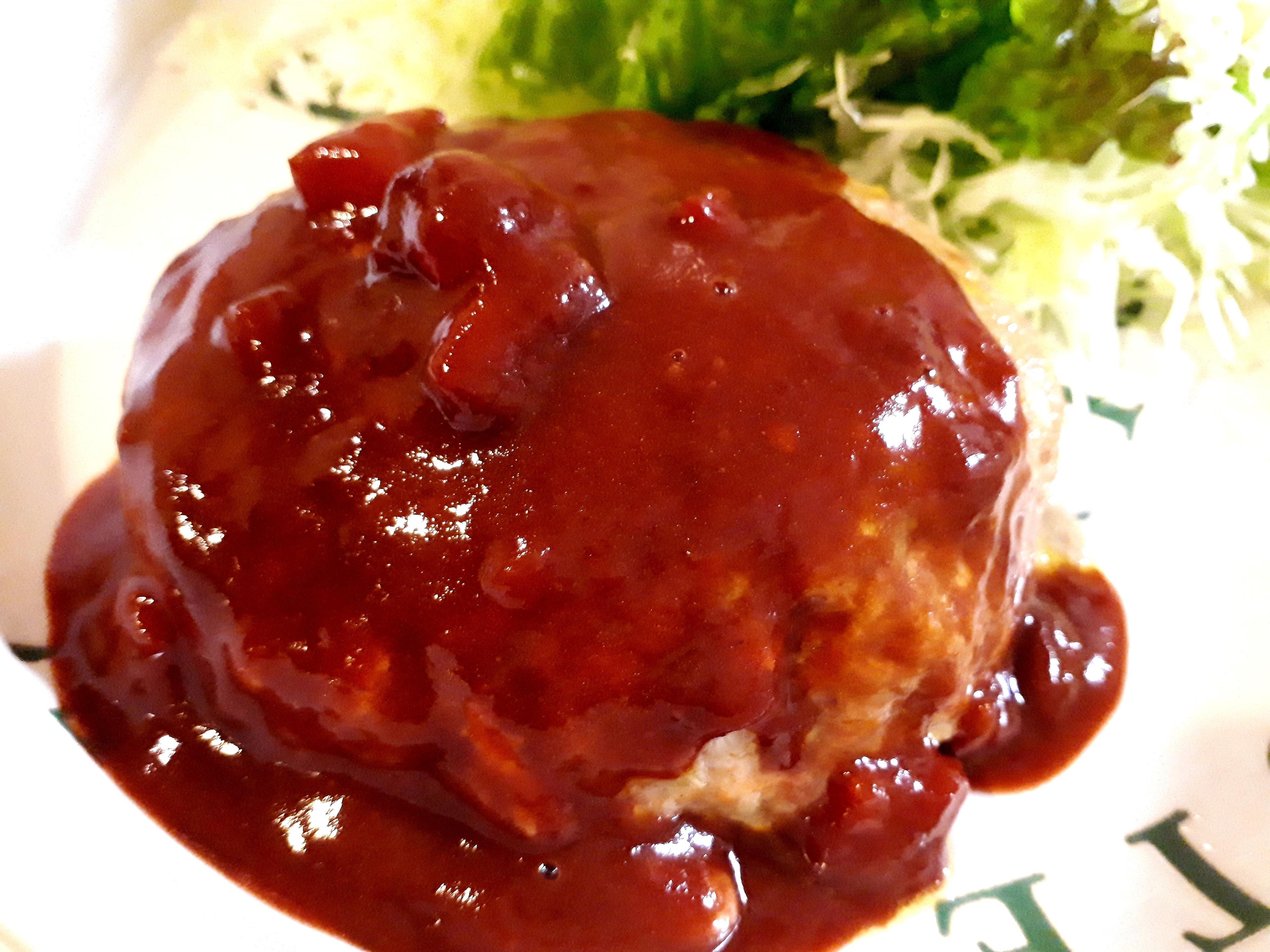 家にある材料でソースが作れる♪ デミグラス煮込みハンバーグ