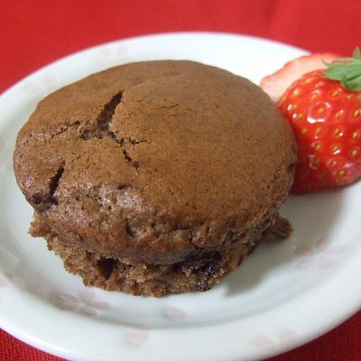 電子レンジで作る「チョコマフィン」アイスとHMで超簡単！混ぜたらレンジでチンするだけ♪フワフワのチョコマフィン