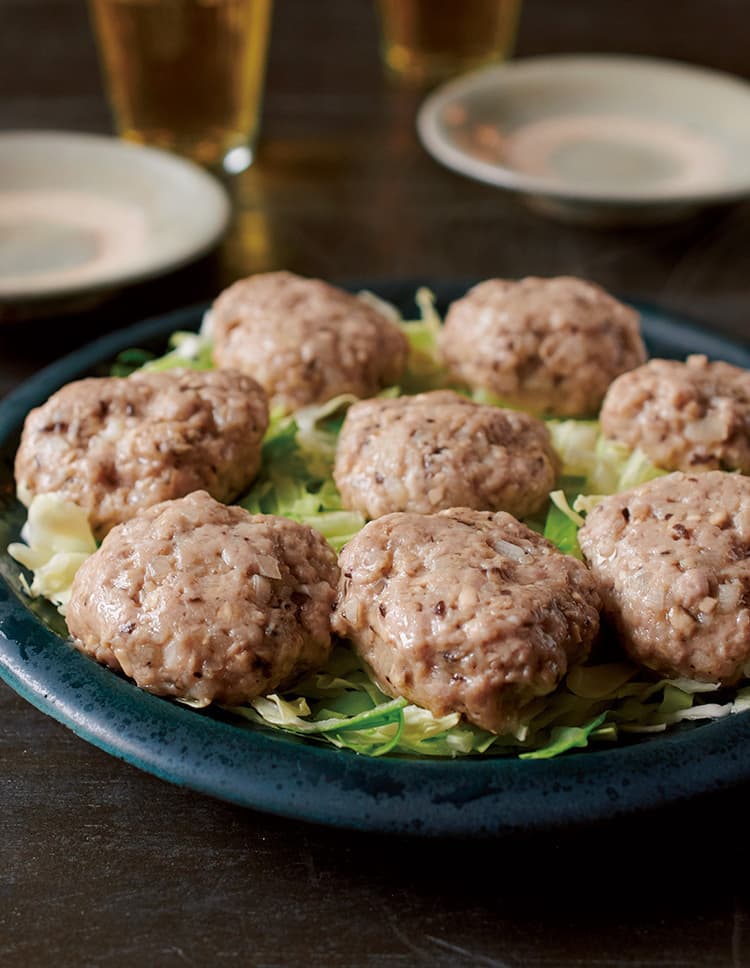 生姜香る 厚揚げのみぞれ煮, 材料2人前, すりおろしたかぶ100g, すりおろし生姜2センチ小さじ1 3 , 厚揚げ1まい, 小松菜2株,油小さじ1, ◯昆布だし小さじ1, ◯水150cc, ◯みりん大さじ1, ◯きび砂糖小さじ1, ◯醤油大さじ1と1 3, ポイント,かぶと生姜はフライパンの上ですりおろせばボウルが2つ減る！！🙌😏✨, 作り方,