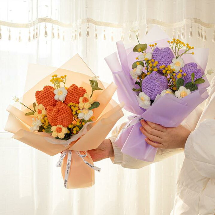 母の日💐‎🤍 ・ ・ 毛糸で花束とカーネーションを作りました‪🔆‬ 花束はラベンダー、デイジー、勿忘草 カーネーション1輪も❁⃘ ラッピングもこだわり⋆⸜☾‎𖤐⡱・ ・ ・ ・ @hanayachan96 さんを参考にさせて頂きました✨ ・ ・かぎ編み編み物かぎ針編み花束