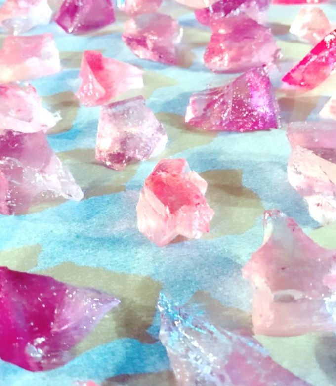 こってり照り照りの「手羽元の甘酢煮」, フライパンで煮るだけで美味しく作れます。, けっこう煮詰めるのがポイント。,焦がさないようにギリギリのところまで煮詰めると, 濃厚で美味しいですよー, 材料, 材料, 手羽元10本 600～700g* しょうが1かけ* にんにく1かけ * 酢大さじ2 * 酒大さじ2 * しょうゆ大さじ3 * みりん大さじ3 * 砂糖大さじ3 *