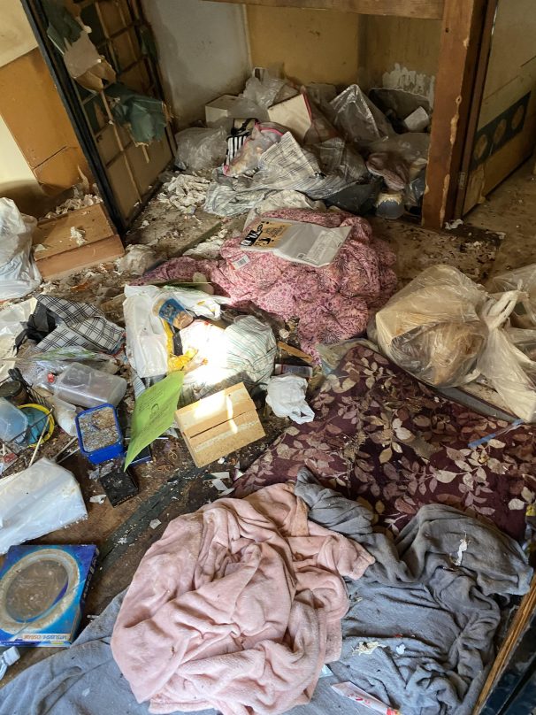 汚いデフォルメイラスト無料イラスト・フリー素材なら「イラストAC」