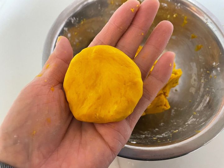 身体ぽかぽか、もっちりかぼちゃ団子のお味噌汁アイスム