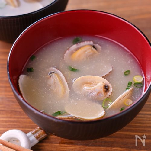 今日は業務スーパーむきあさり！！あさりの味噌汁♫