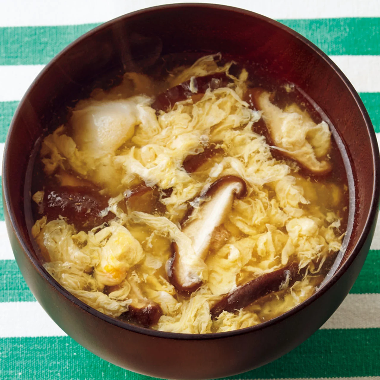 旨味たっぷり◎しいたけとたまねぎの具沢山みそ汁レシピサイトNadia