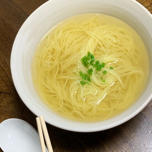 無限そうめん リュウジさんのレシピが革命的！白だし×ごま油の味わいにハマる人続出たなかノート