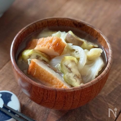 キャベツのみそ汁のレシピ 作り方：白ごはん.com