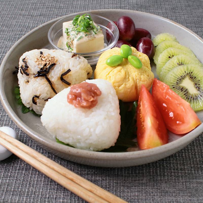 簡単な「ワンプレート朝ごはん」の盛り付け方のコツ 料理写真家が伝授– ハウジ