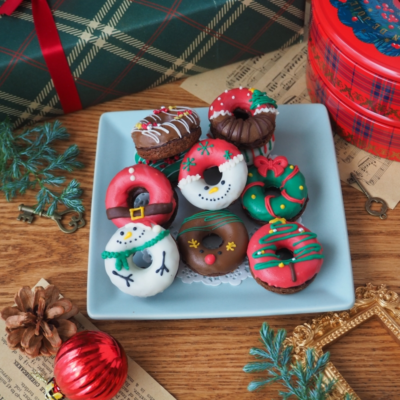 かわいい可愛いトナカイクッキークリスマス、スクイーズクリスマスキャラクター、かわいいパステルカラー、ぬいぐるみトナカイクッキー、3Dレンダリングイラストの写真素材・画像素材Image 193832280