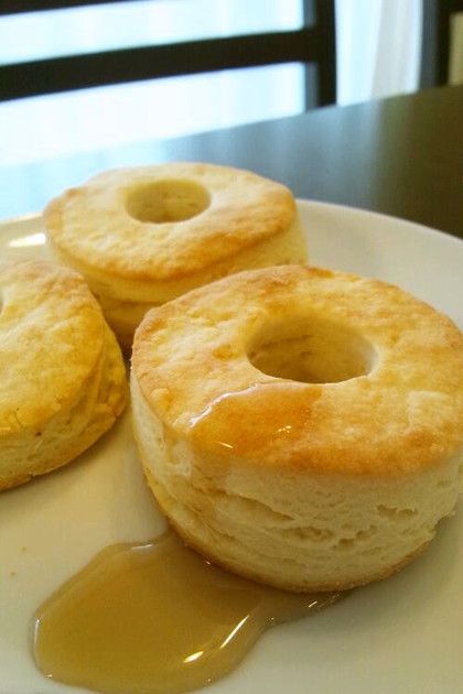 🌿 節分レシピ「豆乳プリン」の紹介 🌿 , 今日は節分にぴったりのヘルシーなデザート、「豆乳プリン」のレシピをご紹介します！ ,アレルギーや食事制限のある方にも安心して楽しめる、体に優しいレシピです。 ,材料, 1️⃣ 水、甜菜糖、アガー、わらび餅粉、白練りごま ,2️⃣ 無調整豆乳 , 🍡 デコレーション用あんこ ,作り方, ① 鍋に材料1を入れ、混ぜ合わせます。 , ②