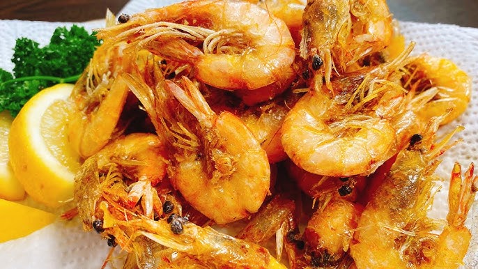 香ばしくて美味しい！赤海老の頭の唐揚げ