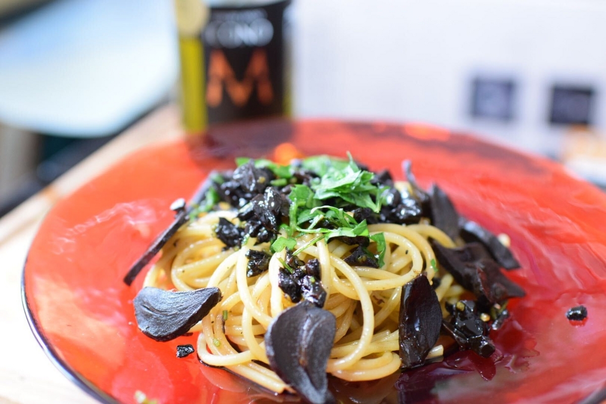 ニンニクの切り方6選！ペペロンチーノが劇的に美味しくなるレシピの紹介お役立ち情報一覧にんにく・黒にんにく通販の岡崎屋