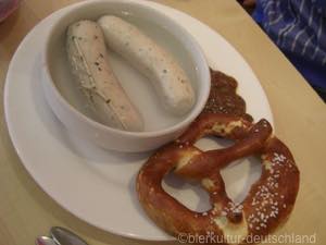 ミュンヘンで白ソーセージを食べながら考えたこと 鶴田涼子明星大学 全学共通教育委員会 つなぐ学び