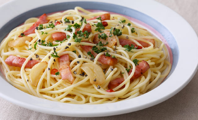 ベーコンのペペロンチーノ - 「MEN LOVES 麺」