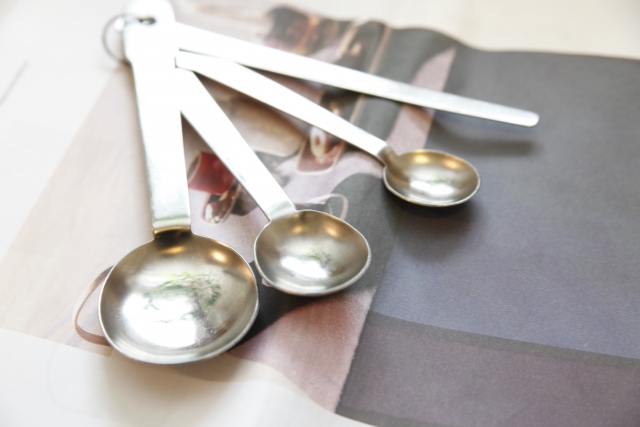 県央２ 食DE健康 オリーブオイル大さじ３でドレッシング作りのチラシを配布しました生活協同組合ユーコープ