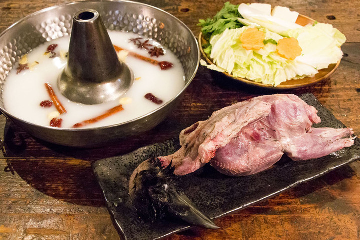 閲覧注意 巨大なヘビをスープにする過程を撮影してみた 中国ねこでもわかる生物学