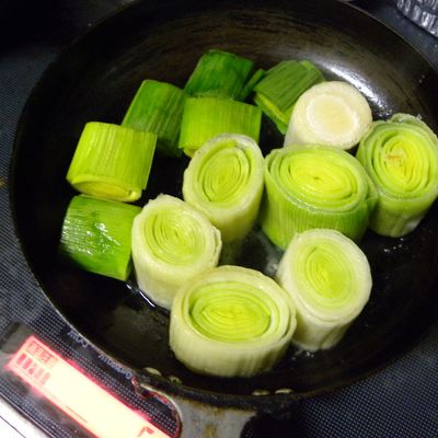 西洋ねぎ リーキ とはどんな野菜？特徴や旬をチェック食・料理オリーブオイルをひとまわし