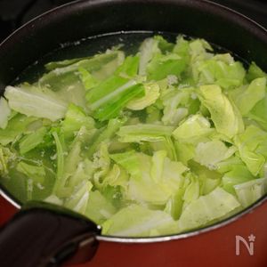 使い途いろいろ！作り置き・半調理に便利な湯通しキャベツサラダに炒め物にサンドイッチに和え物にキャベツ大量消費
