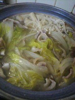 身体に嬉しい豚バラ白菜の台湾風酸っぱ鍋
