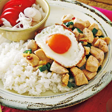 ナンプラーとオイスターソースなし！お手軽ガパオライス風 - macaroni