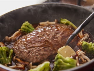 🍳 ワンパン！まるごと煮込みハンバーグ🍳