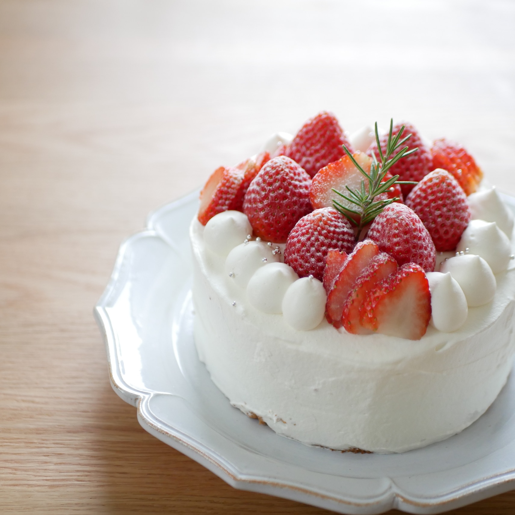 いちごがなくても豪華！節約「クリスマスケーキ」5選フーディストノート