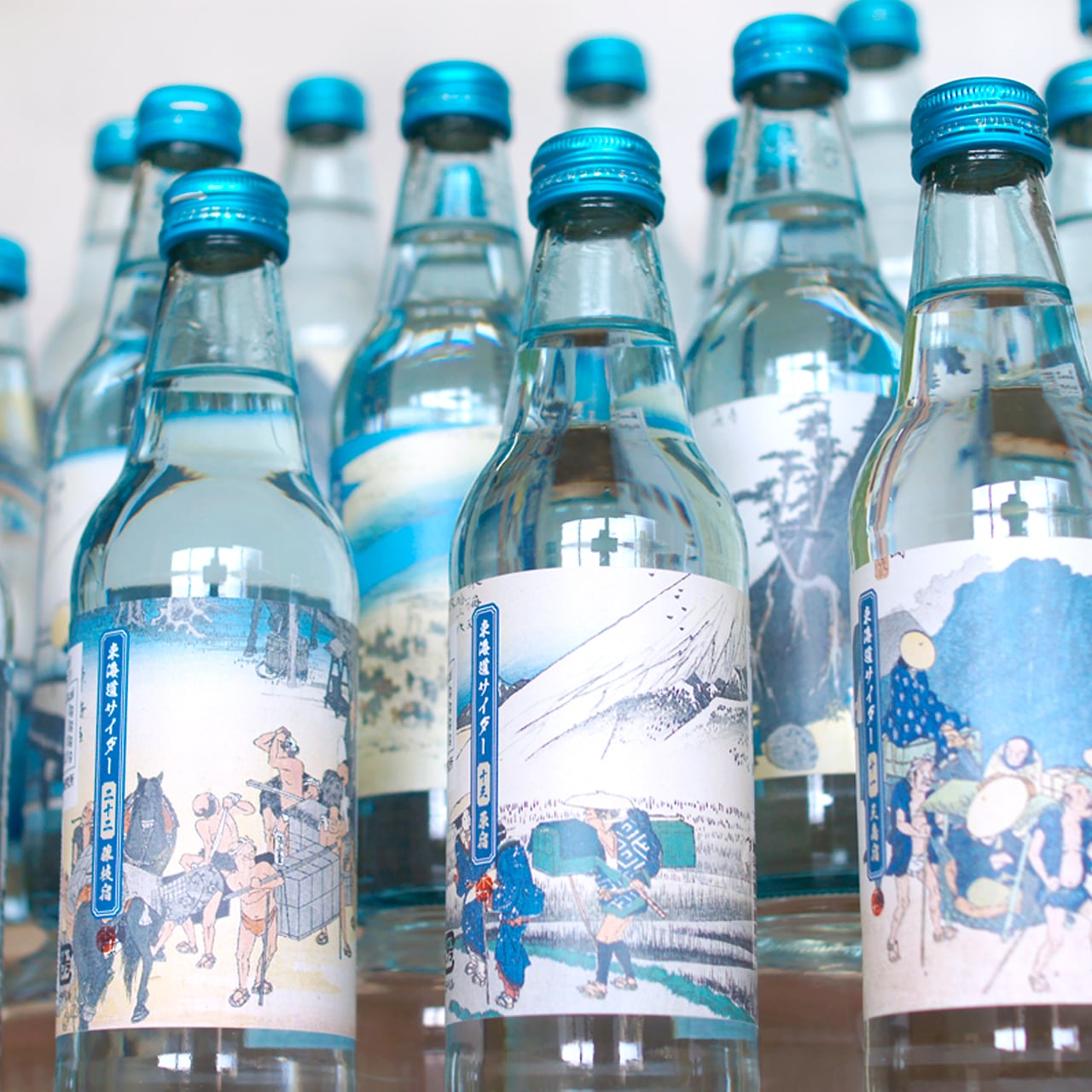 ミャクミャクサイダー - トンボ飲料 コーポレートサイト