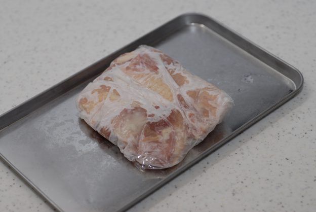 冷凍鶏肉の正しい解凍方法は？正しいポイントや活用法を紹介！冷凍ラボ