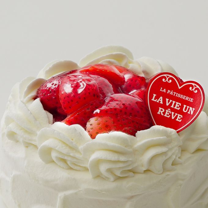 ホールケーキ いちごタルト Strawberry tart ＜三びきの子ぶた＞厳選されたフルーツがたっぷり 味わえるカフェ高松市のおすすめグルメなら旅色