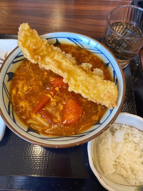 丸亀製麺×TOKIO「トマたまカレーうどん」食べてみた! スッキリ辛いのに奥深い味がたまらん!!AppBank