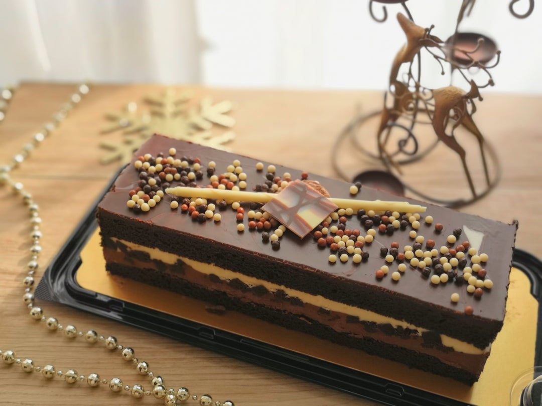 コストコ「タキシードケーキ」は濃厚チョコ味の限定品！冷凍保存テクや販売期間を解説イチオシichioshi