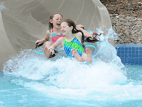 ブルーシートでウォータースライダーをツクる - TSUKURU TO WAKARU