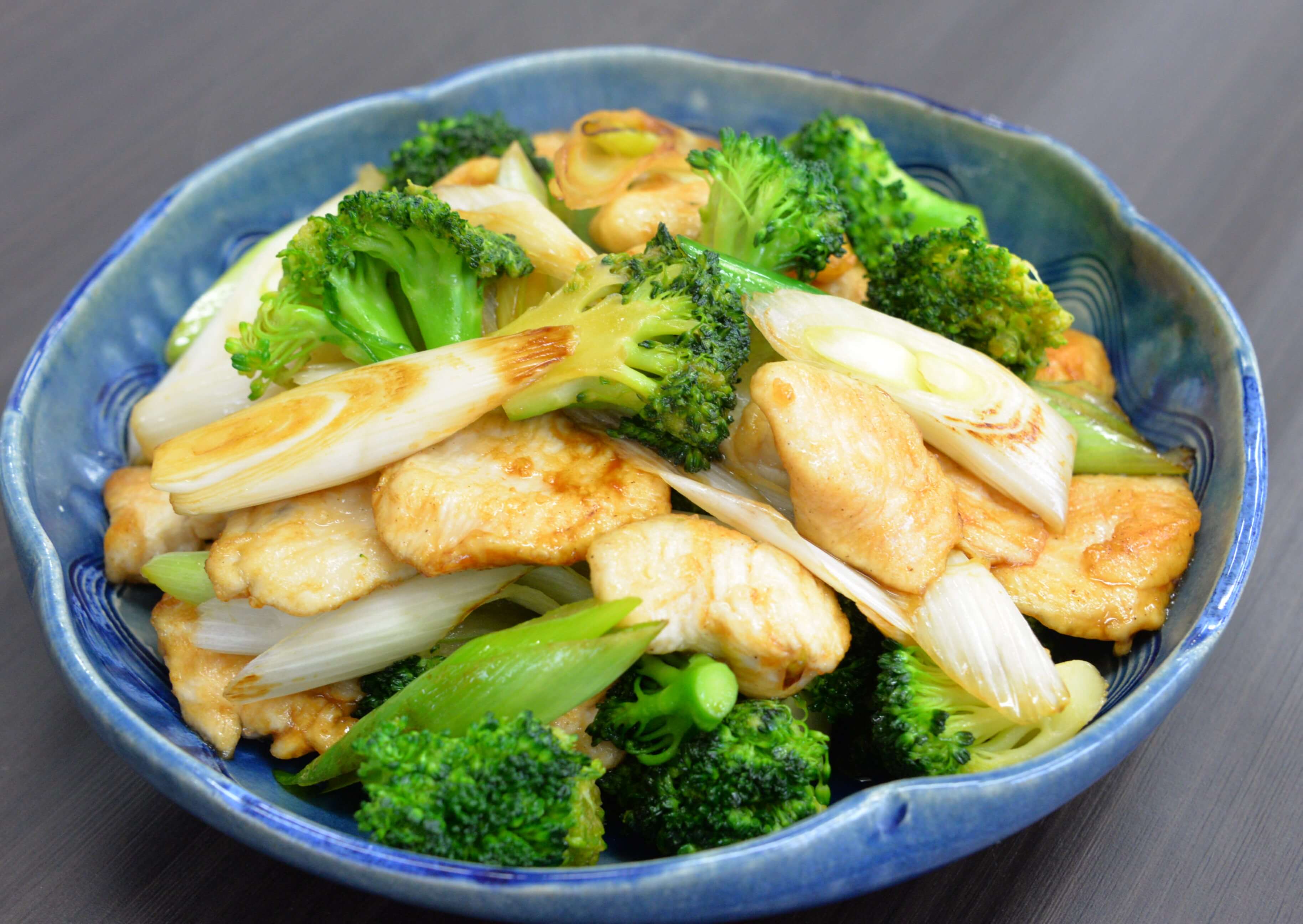 とり肉とブロッコリーの中華炒め