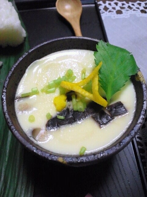 薬院 柚子もつ鍋と馬刺し 松葉ショウヨウ のご予約 - 薬院大通 もつ鍋食べログ